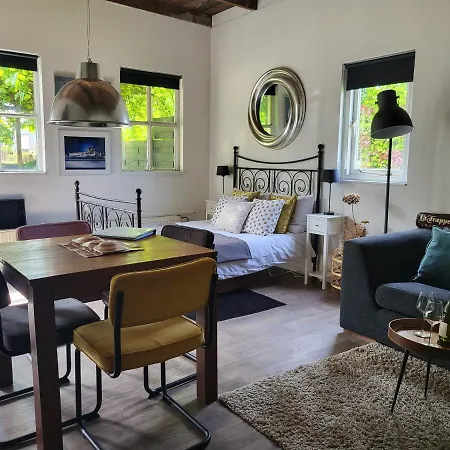 Luxe Bloemenzicht 4 Personen, Bnb, 10 Minuten Zee * Breezand