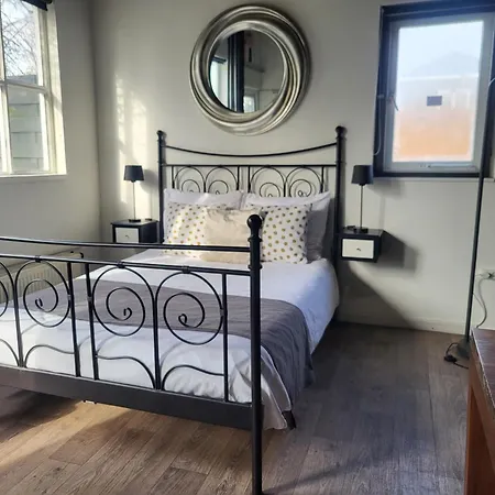 Bed & Breakfast Luxe Bloemenzicht 4 Personen, Bnb, 10 Minuten Zee Breezand