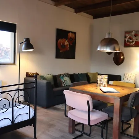Nocleg ze śniadaniem B&B Luxe Bloemenzicht, Zeer Ruime 4 Persoons Accomodatie, 10 Minuten Van Zee