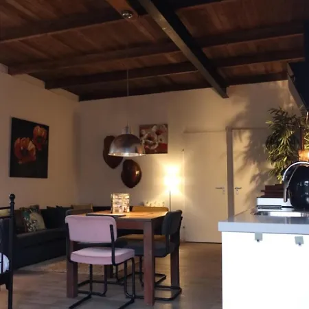 Luxe Bloemenzicht 4 Personen, Bnb, 10 Minuten Zee Panzió 4*