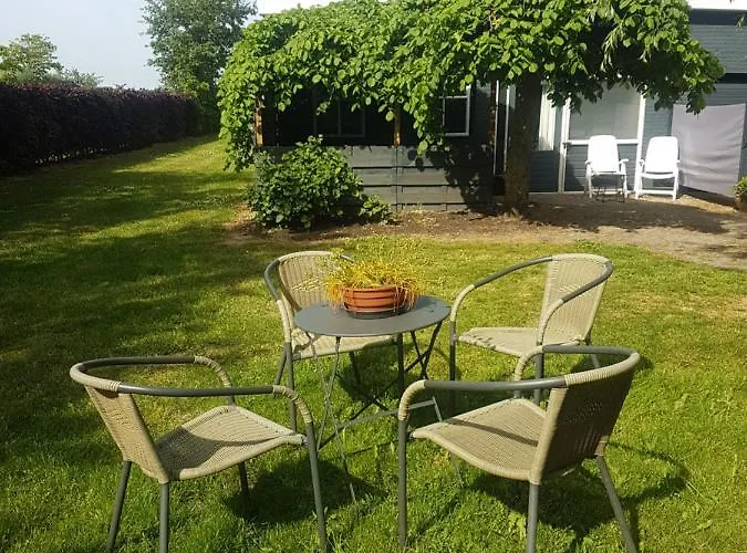 Panzió Luxe Bloemenzicht 4 Personen, Bnb, 10 Minuten Zee Breezand