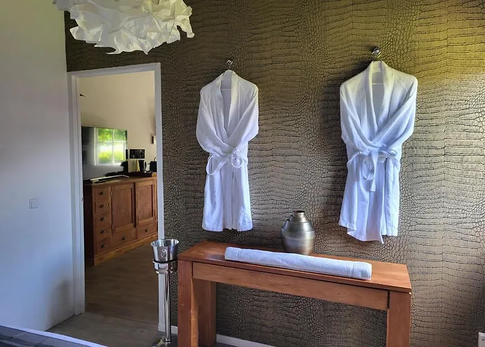 Panzió Luxe Bloemenzicht 4 Personen, Bnb, 10 Minuten Zee Breezand