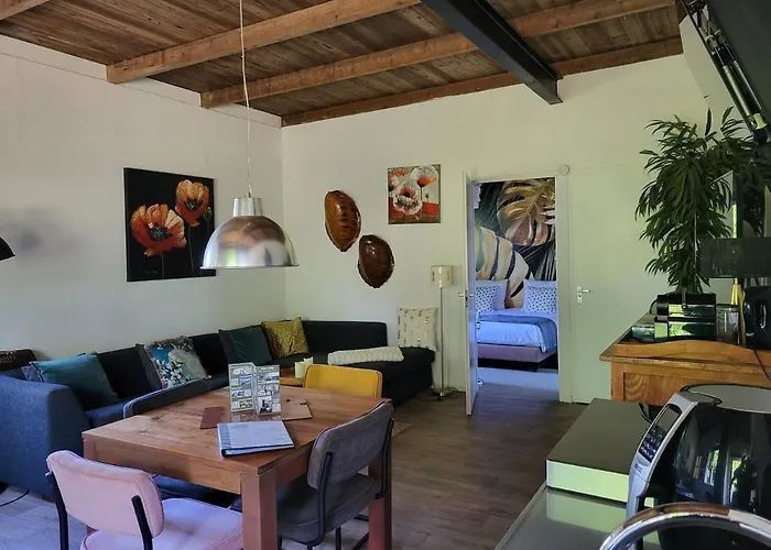 Panzió Luxe Bloemenzicht 4 Personen, Bnb, 10 Minuten Zee 4*