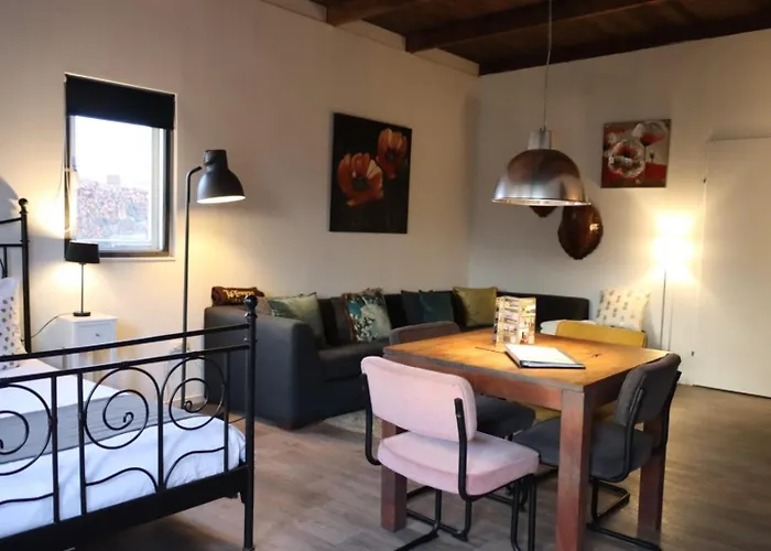 Panzió Luxe Bloemenzicht 4 Personen, Bnb, 10 Minuten Zee