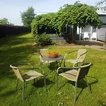 Bed & Breakfast Luxe Bloemenzicht 4 Personen, Bnb, 10 Minuten Zee Breezand (North Holland)