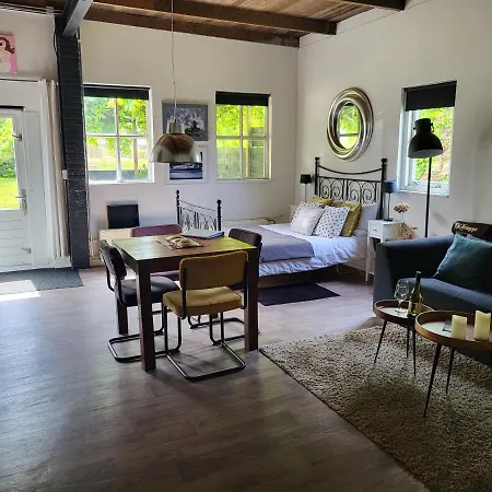 Luxe Bloemenzicht 4 Personen, Bnb, 10 Minuten Zee